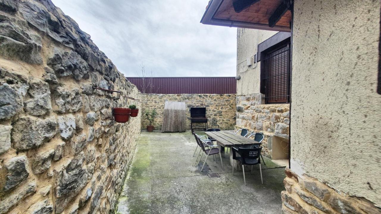 Habitación triple en caserío a 8km de Bilbao Galdácano Exterior foto