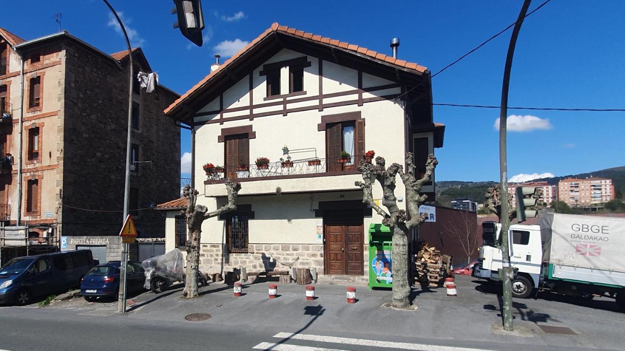 Habitación triple en caserío a 8km de Bilbao Galdácano Exterior foto