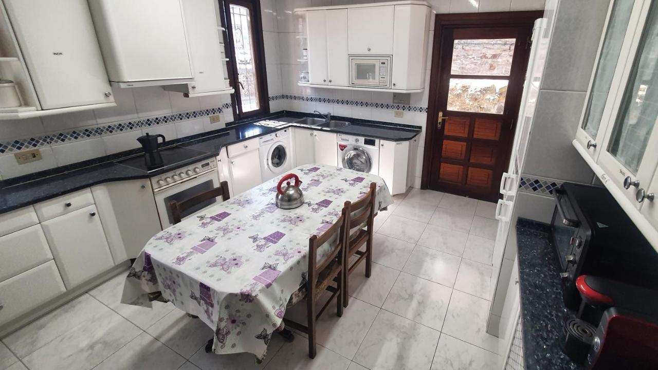 Habitación triple en caserío a 8km de Bilbao Galdácano Exterior foto