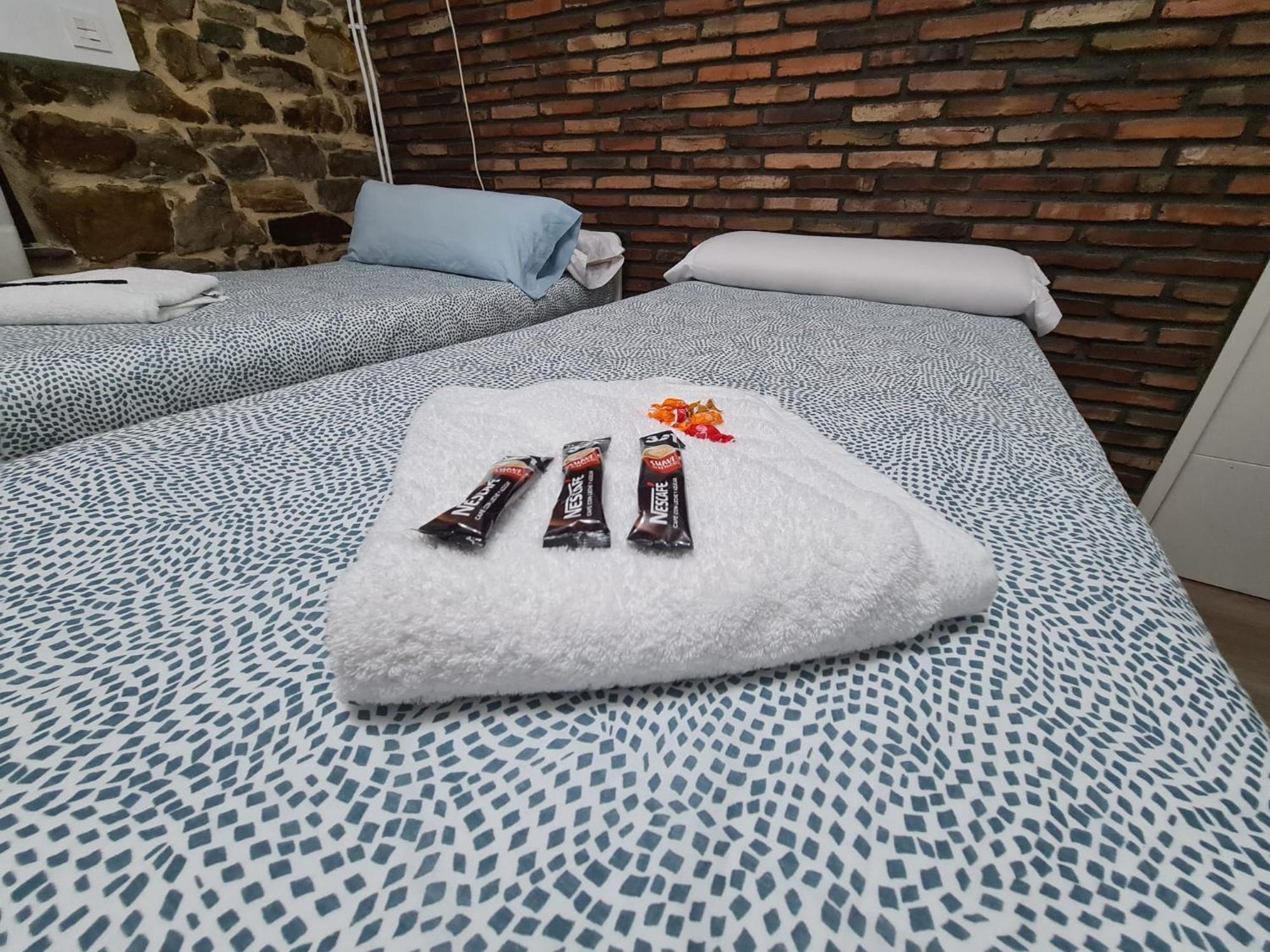 Habitación triple en caserío a 8km de Bilbao Galdácano Exterior foto