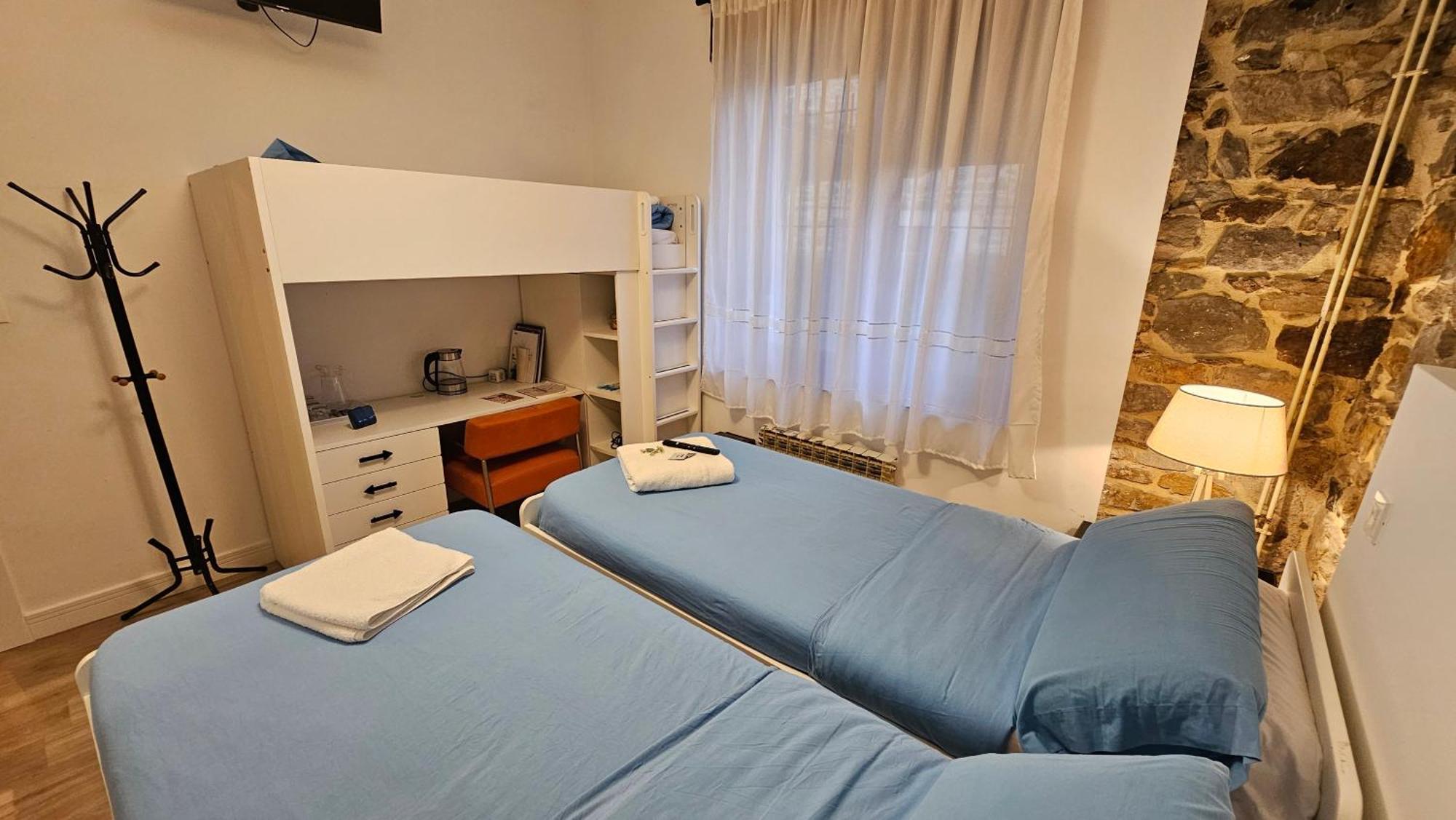 Habitación triple en caserío a 8km de Bilbao Galdácano Exterior foto