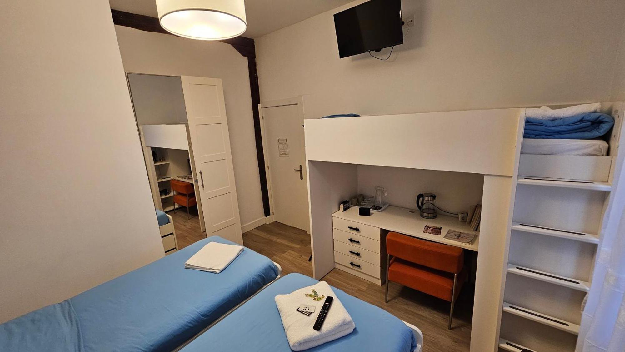 Habitación triple en caserío a 8km de Bilbao Galdácano Exterior foto
